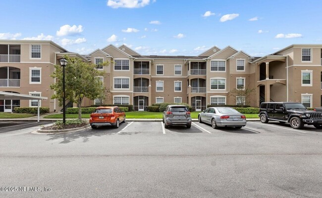 Foto del edificio - 7990 Baymeadows Rd