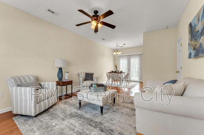 Foto del edificio - 3721 Keri Ln NE