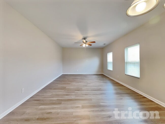 Foto del edificio - 646 Nonsuch Way