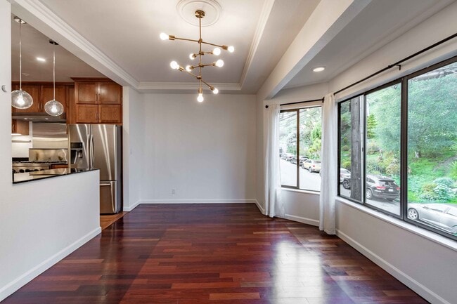 Building Photo - Corona Heights: Townhouse w/ Spectacular V...