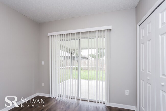 Building Photo - Sweet 3BR 2BA Home