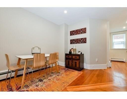 Building Photo - 128 Hemenway St