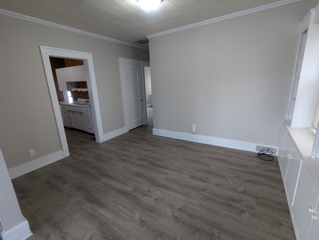 Building Photo - 516 S Franklin St