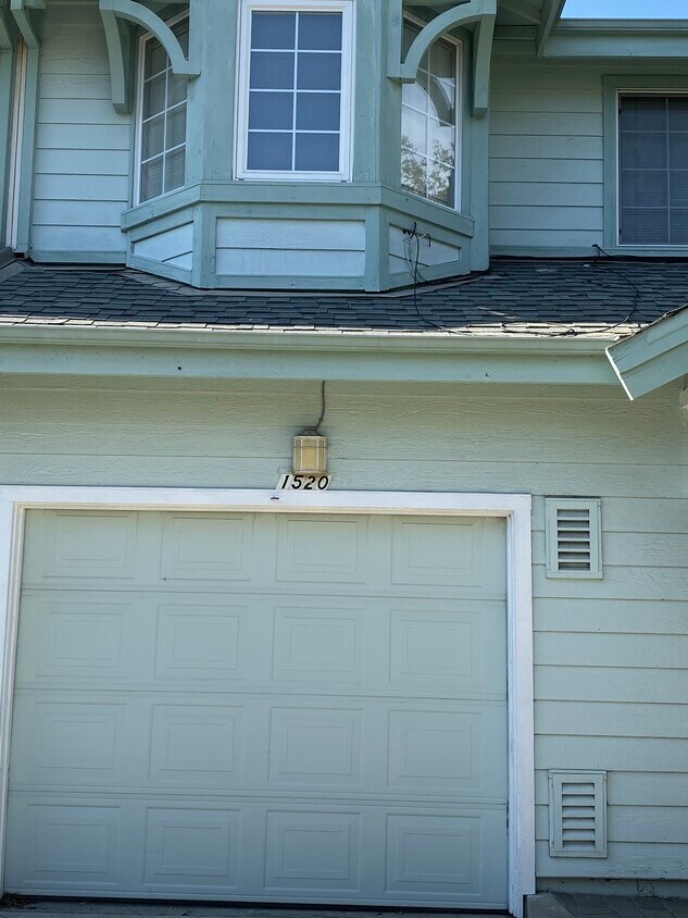 Primary Photo - 1520 Adeline St