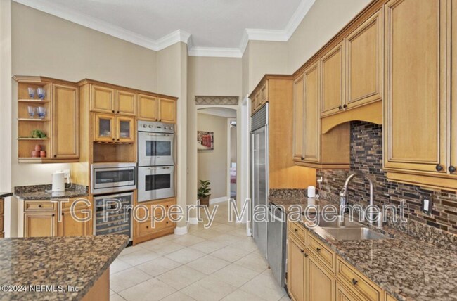 Building Photo - 2781 Oakgrove Ave