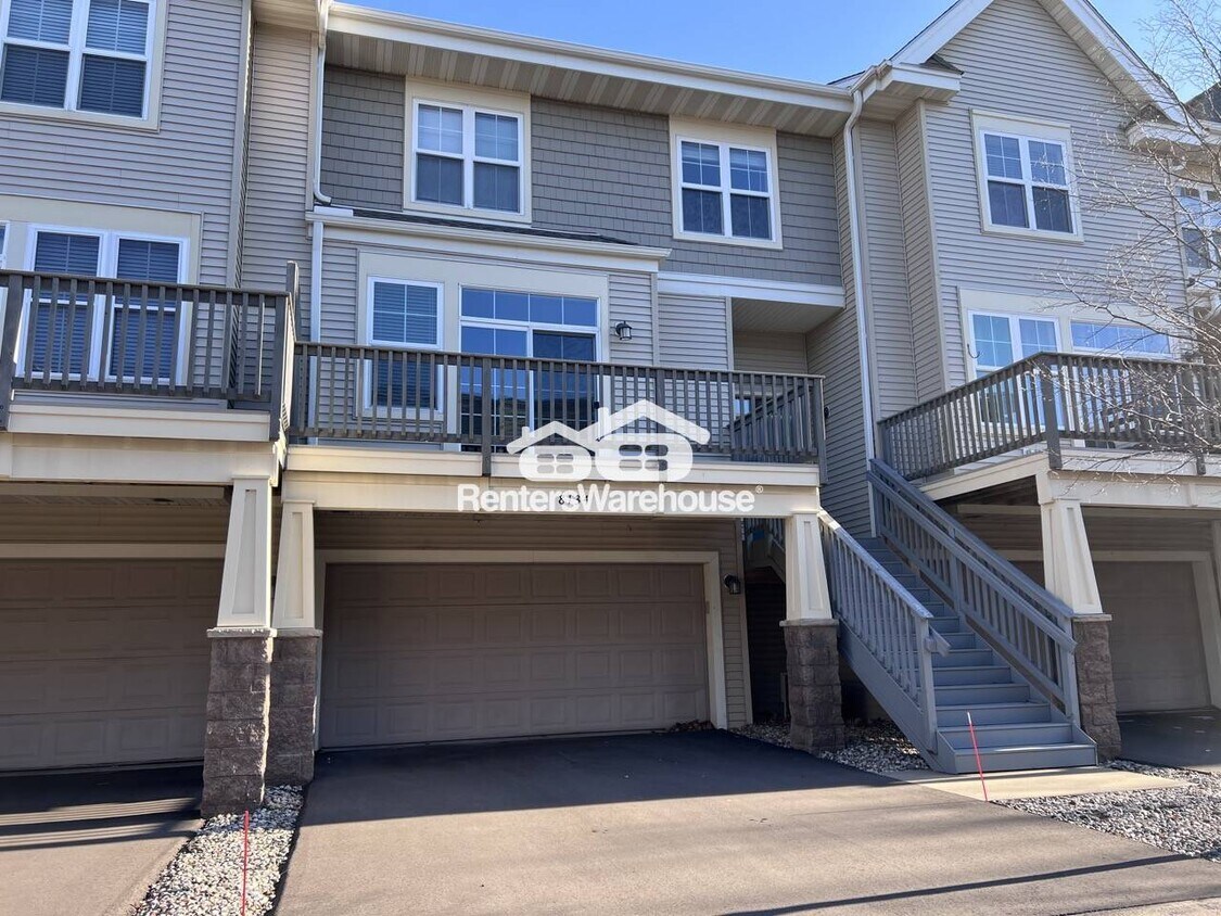 Foto principal - 8134 Oakview Cir N