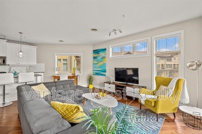 Building Photo - 4305-4038 Pritchard Dr