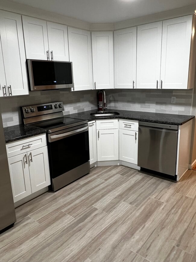 Building Photo - 130 Morris Ave.