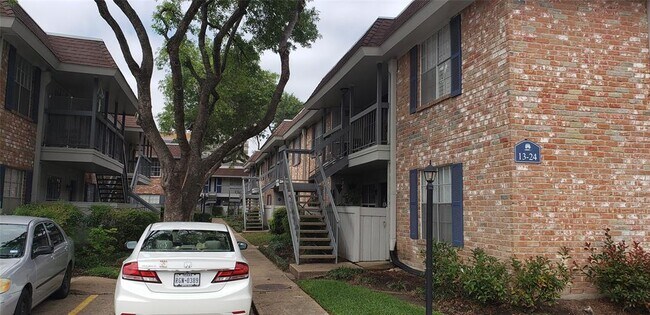 Foto del edificio - 2350 Bering Dr