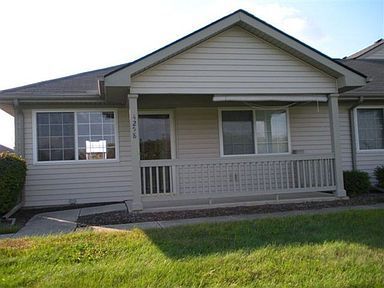 Foto principal - Gorgeous 2 Bedroom 1 Bath Condo Located in...