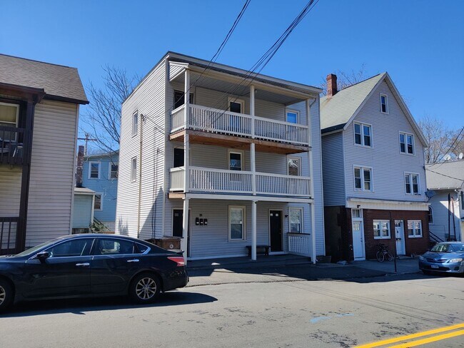 Building Photo - Long Hill Ave 19