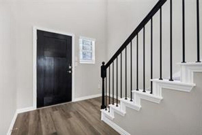 Foto del edificio - Spacious 3BR/2.5BA Home Near Parks, Dining & Community Pool
