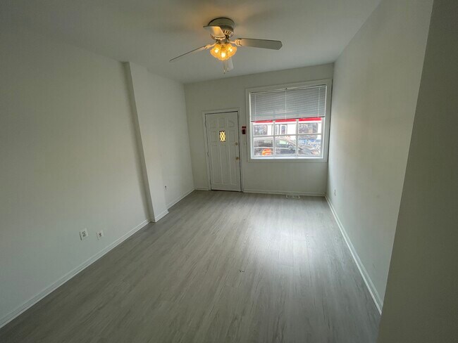 Foto del edificio - 2606 W Girard Ave