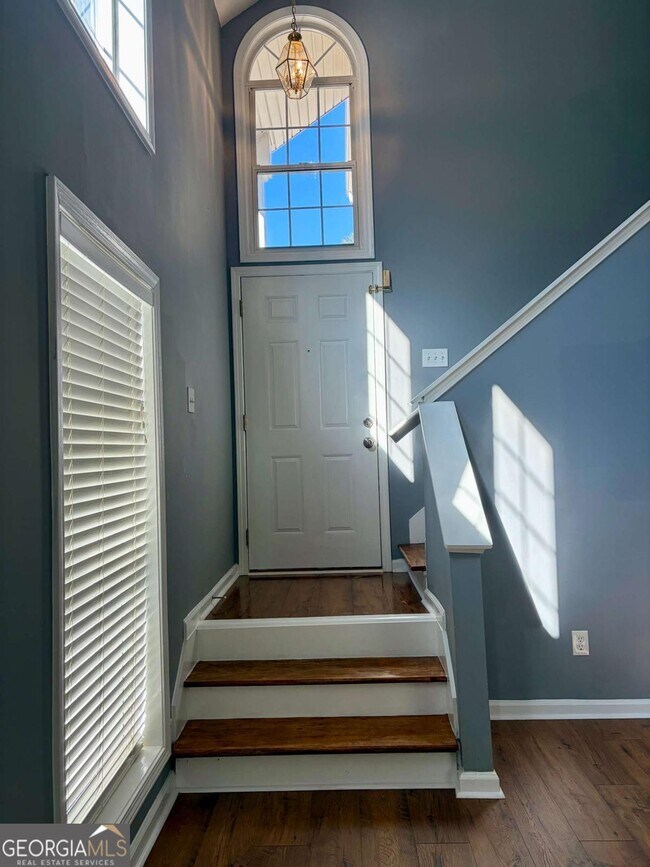 Building Photo - 510 Stanford Pl