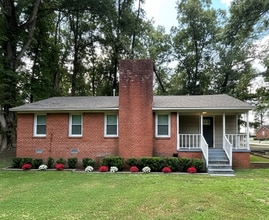 Building Photo - 875 Enfield Rd