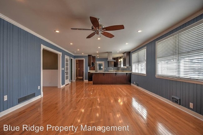 Building Photo - 5 br, 4 bath House - 4608 Orebank Road