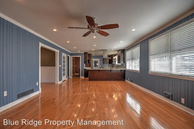 Foto del edificio - 5 br, 4 bath House - 4608 Orebank Road