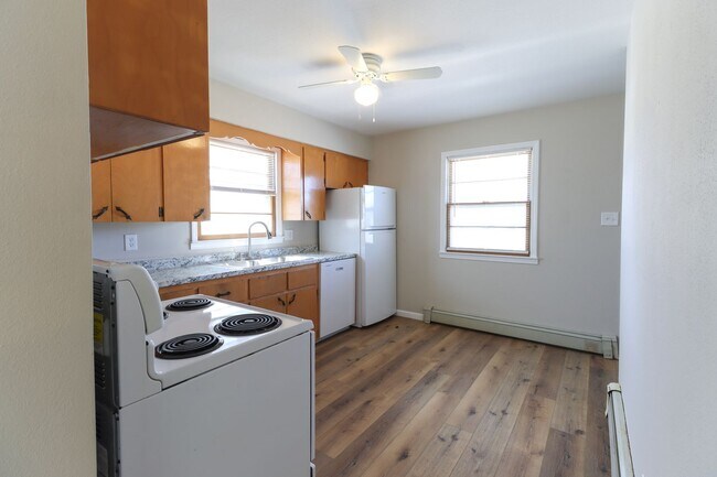 Building Photo - 306 E Hwy 124