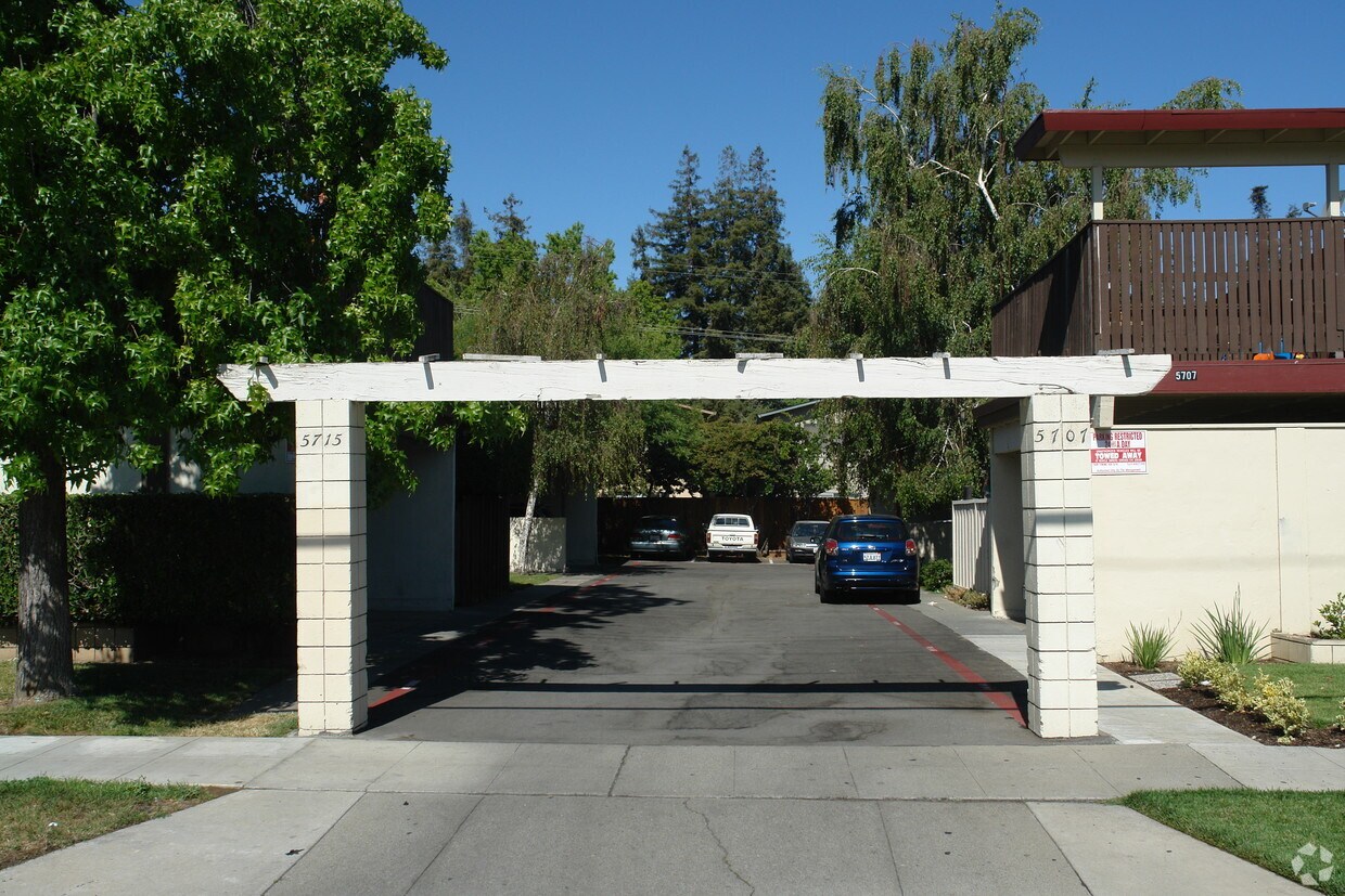 Foto principal - 5707 Almaden Road