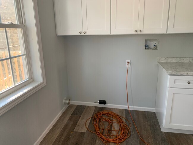 Conexiones para lavadora/secadora - 407 Hamilton St