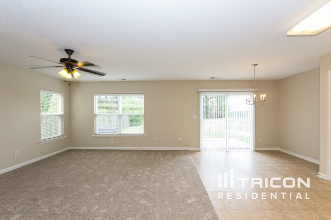 Foto del edificio - 1049 Kings Mountain Ln