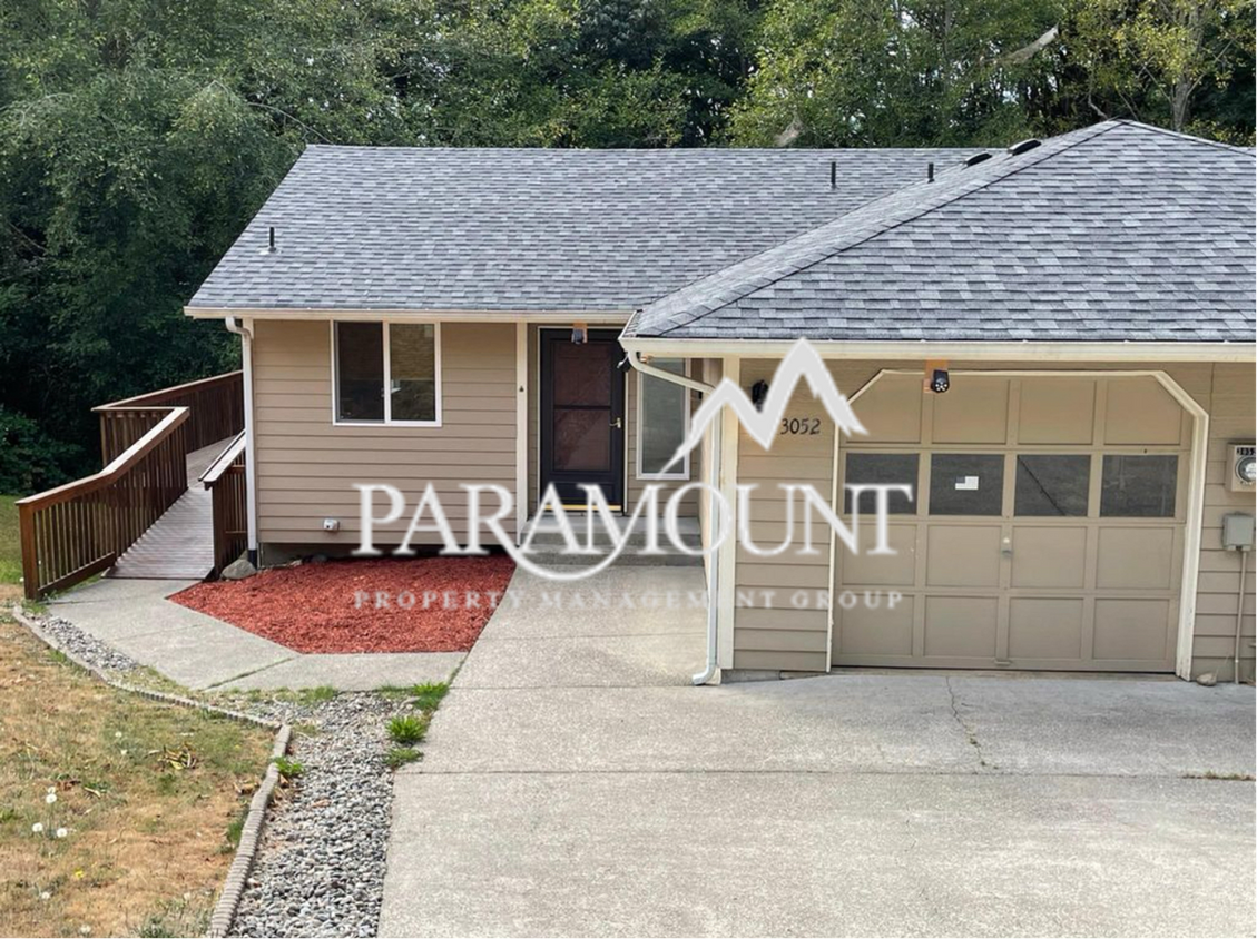 Charming 3-Bedroom Duplex Near Southworth ... - Charming 3-Bedroom Duplex Near Southworth ...