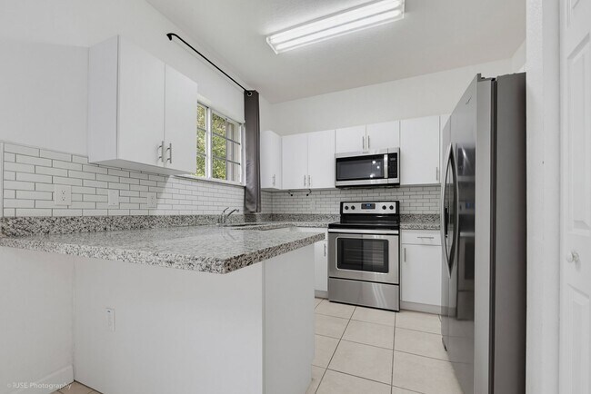 Foto del edificio - 2630 NE 3rd Dr