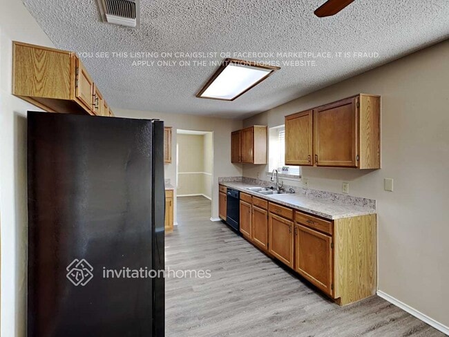 Building Photo - 305 Iberis Dr