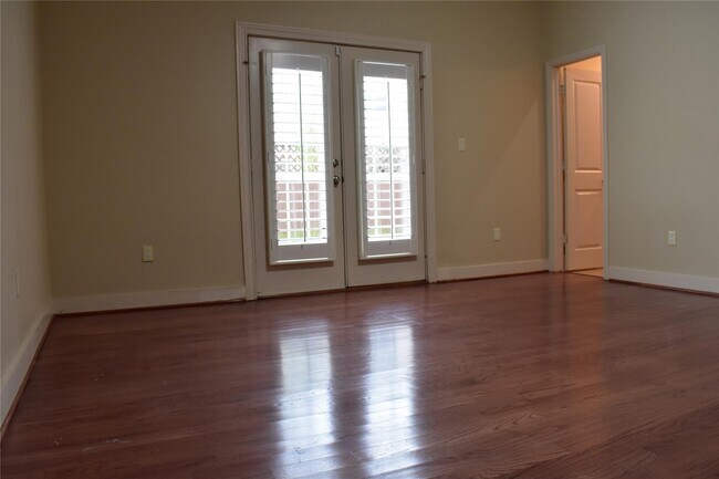 Foto del edificio - 5515 Petty St