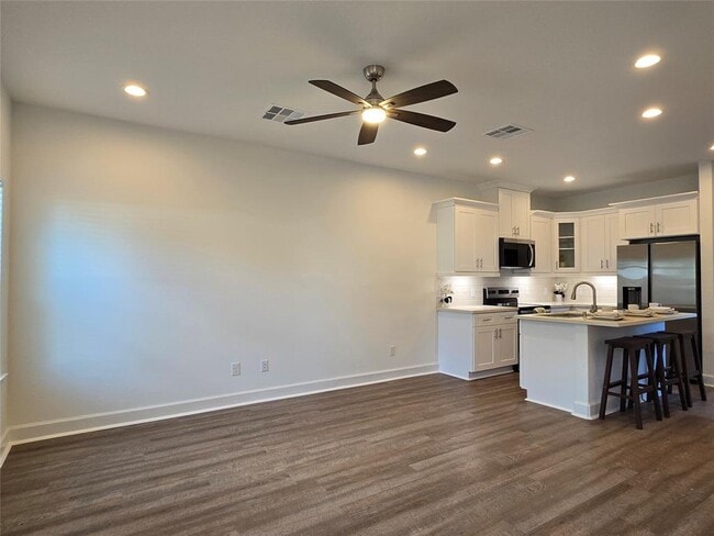 Building Photo - 16710 Timberglen St