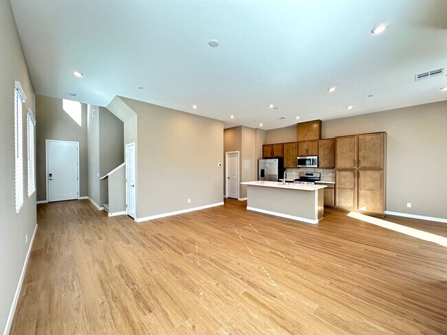 Building Photo - Inspirada Town Center