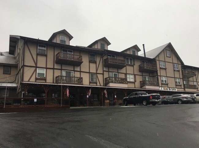 Building Photo - 1005 Beech Mountain Pky