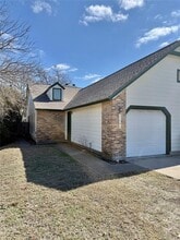 Building Photo - 8706 Clearbrook Trail