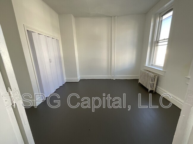 Foto del edificio - 948 E Market St