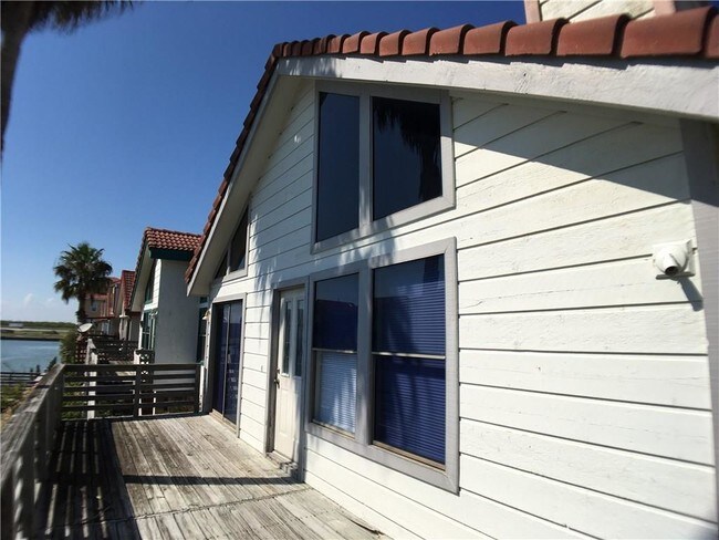 Building Photo - 713 Crown Harbor