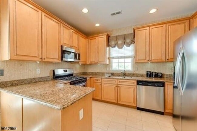 Building Photo - 50 Brock Ln
