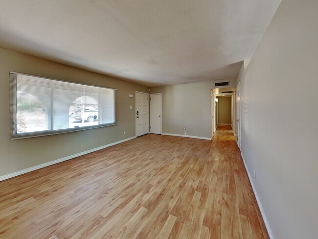 Building Photo - 3265 W Country Gables Dr