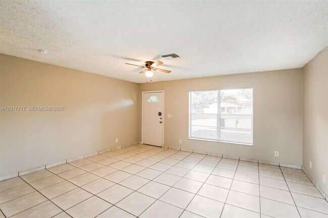 Foto del edificio - 7820 SW 9th St