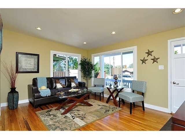 Foto del edificio - 4825 W Point Loma Blvd