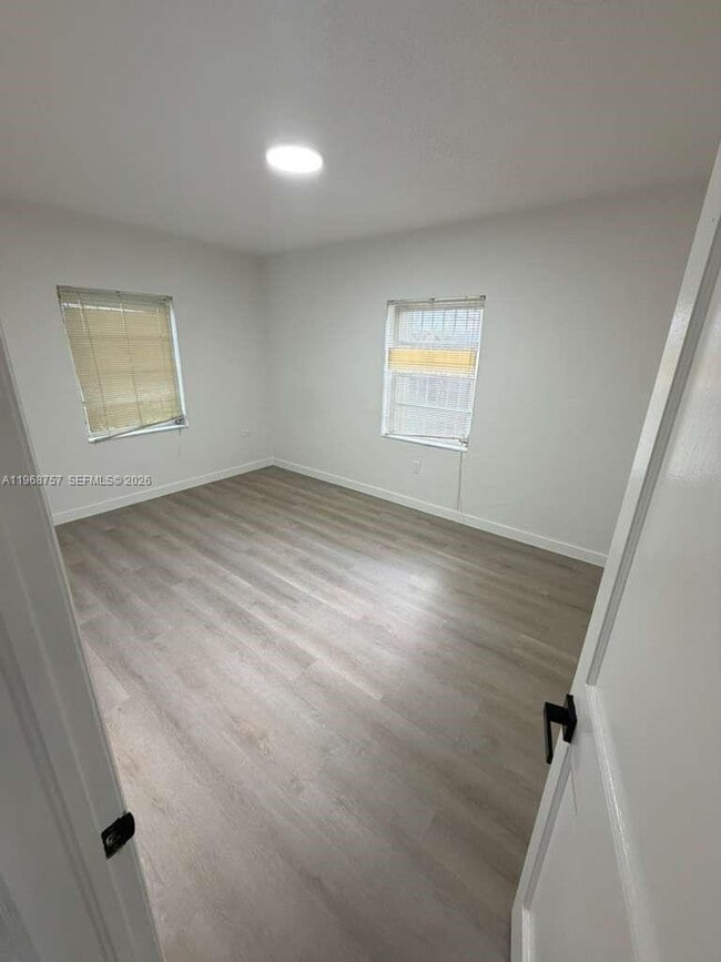 Foto del edificio - 4000 SW 16th Terrace