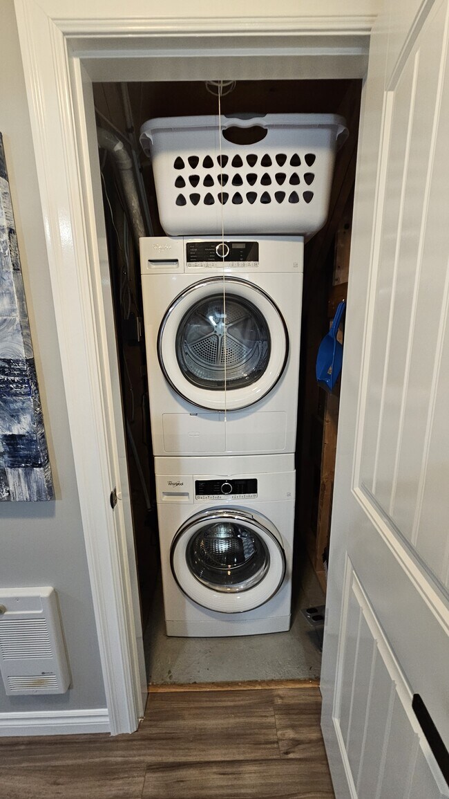 Photo du bâtiment - 5741 Shawnigan Dr