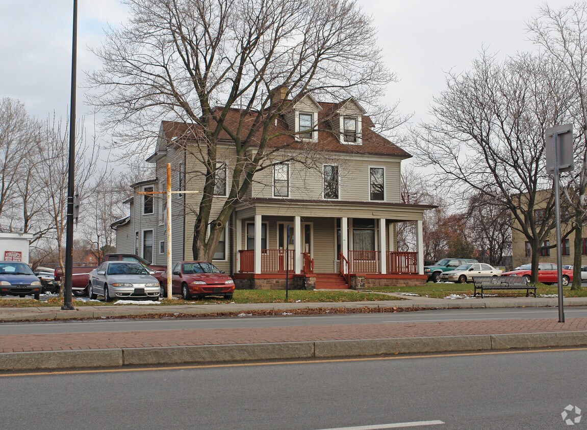 Primary Photo - 480 Lake Ave