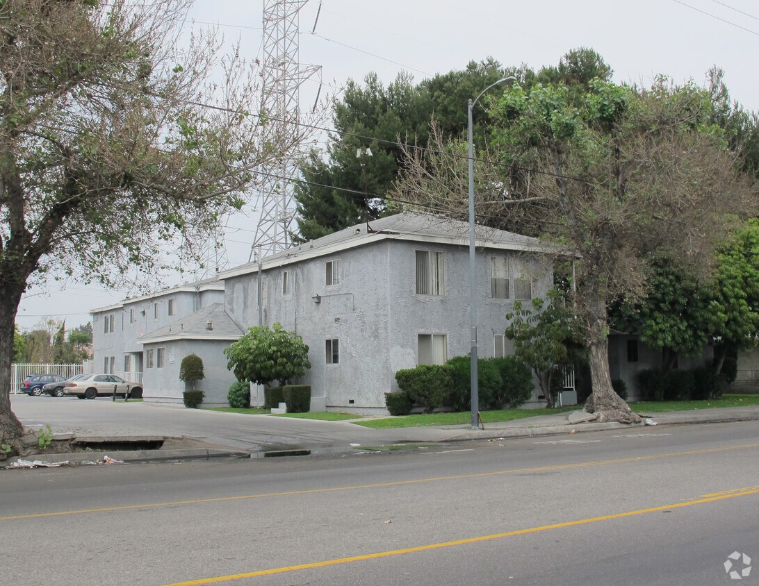 Building Photo - 1639 E 92nd St