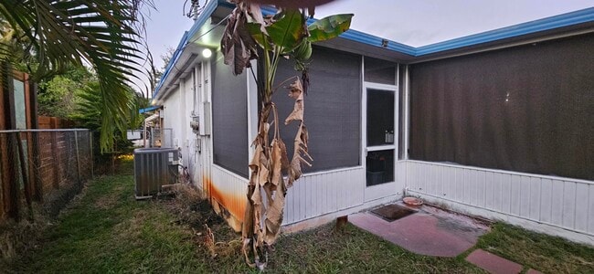 Entrada del patio trasero/puerta - 1948 Roosevelt St