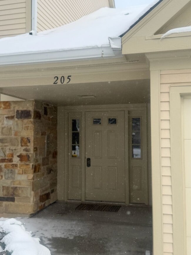 Foto del edificio - 205 Glasgow Ln