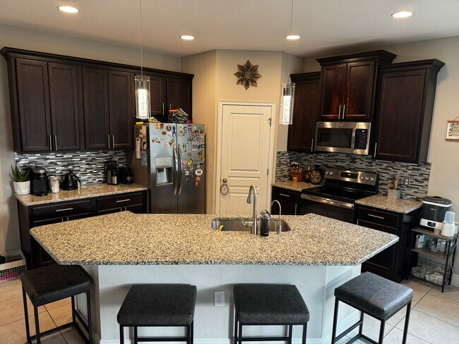 Cocina - 4131 N Habana Ave