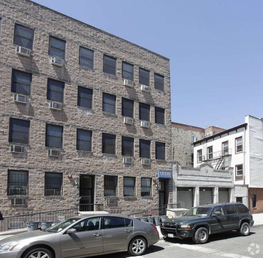 Building Photo - 673 Meeker Ave