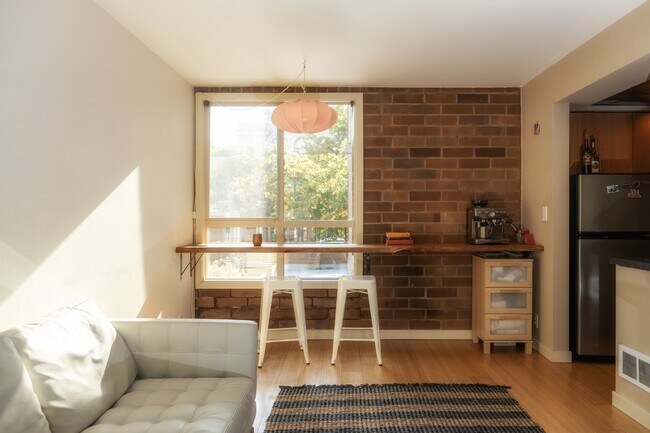 Foto del edificio - 905 Cherry St