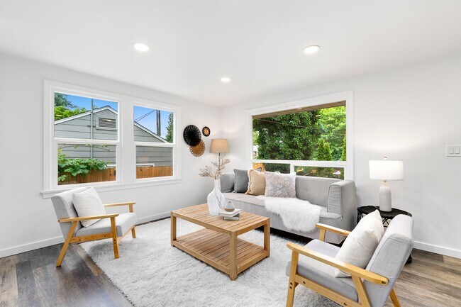 Photo - 10346 Ashworth Ave N House