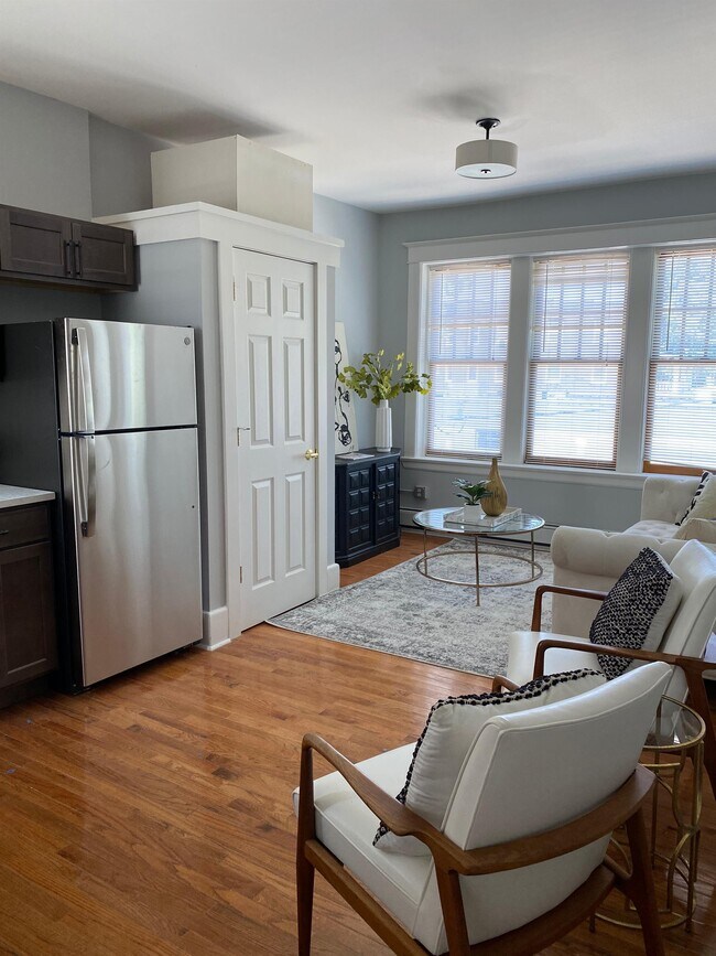 Foto del edificio - 484 Brainard St